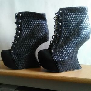 Makers Invisible heel Booties